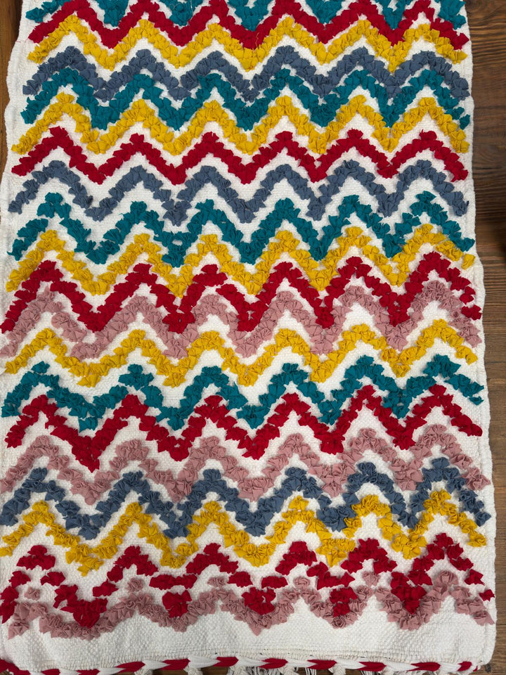Bath rug hand woven  32- 90 x 50 cms