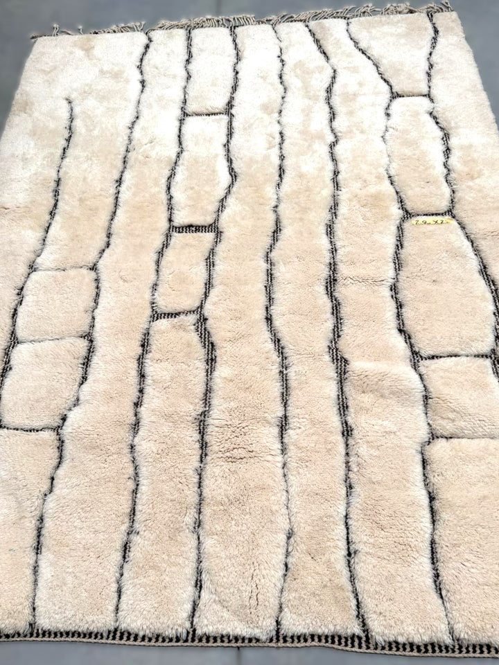 Handmade Fluffy Wool Rug 200 x 280 cm  - Cream with black